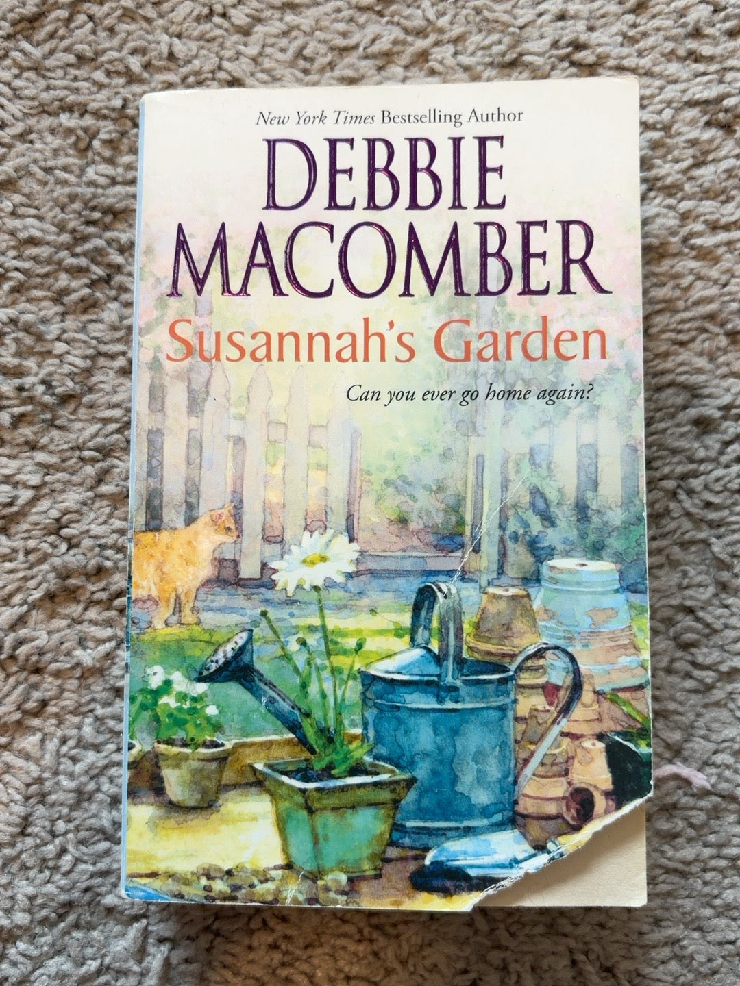 Susannah's Garden by Debbie Macomber — actual used copy, front cover